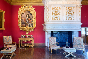Exploring the interior of Chateau de Chenonceau in France