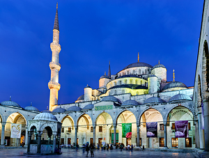 Visit to the Blue Mosque in Istanbul during evening hours