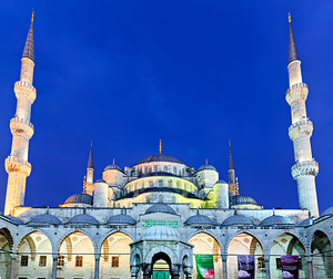 Visit to the Blue Mosque in Istanbul at night