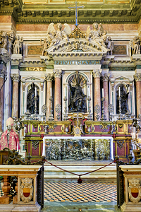 Visit to Naples Cathedral with altar and decorations