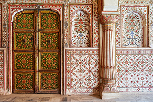 Exploring the detailed artwork of Junagarh Fort in Bikaner Indi