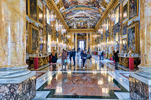 Visitors explore Colonna Art Gallery in Palazzo Colonna great ha