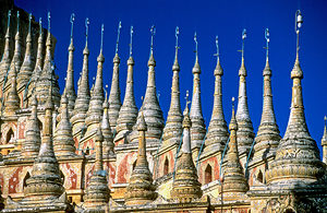 Mohnyin Thambuddhei Paya has many stupas near Monywa