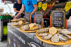 Oyster market in Cancale Brittany offers fresh seafood experienc