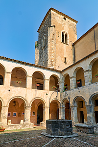 Explore the cloister of Santa Maria della Consolazione in Altomo