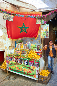 Orange juice stall in Fez Medina attracts locals and tourists