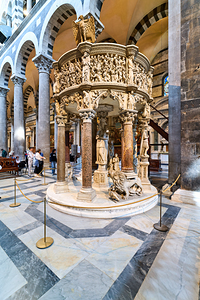 Pulpit sculpted by Giovanni Pisano in Pisa Cathedral