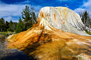 Yellowstone national park orange spring mound in usa