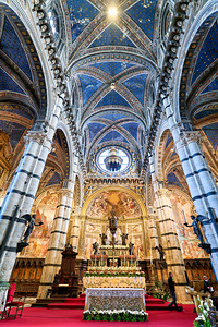 Explore the beauty of Siena Cathedral in Tuscany Italy