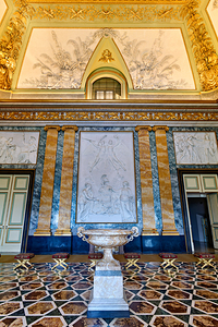 Exploring the hall of mars in caserta royal palace