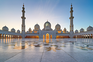 Visit to Sheikh Zayed Grand Mosque at sunset in Abu Dhabi