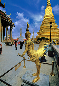 Visit to Wat Phra Kaew in Bangkok with golden statues
