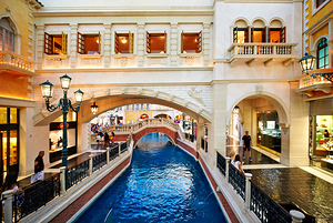 Explore little venice at venetian hotel mall in las vegas