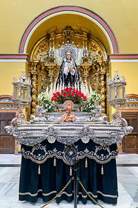 Santa Isabel de Portugal statue at Zaragoza church altar