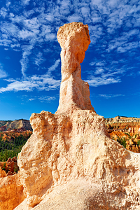 Exploring queens garden in bryce canyon national park