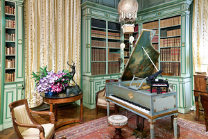 Visit Cheverny and enjoy the interior of the Chateau in France