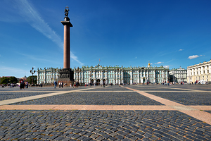 Winter palace and alexander column in saint petersburg