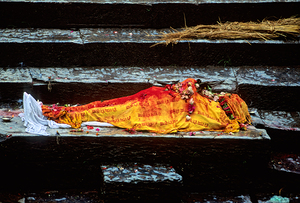 Nepal. Kathmandu. Cremation in Pashupatinath