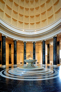 The central rotunda in the West Wing of the National Gallery of Art in Washington D.C.