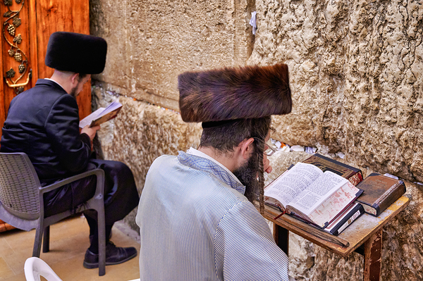 Prayer at the wailing wall in jerusalem by orthodox jews Print