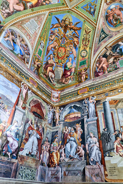 Frescoes in Raphael rooms at Vatican Museums in Rome Print