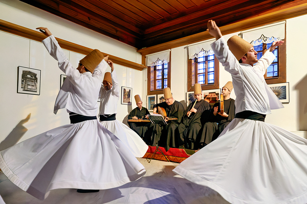 Whirling dervishes perform in Istanbul during sufi ceremony Print