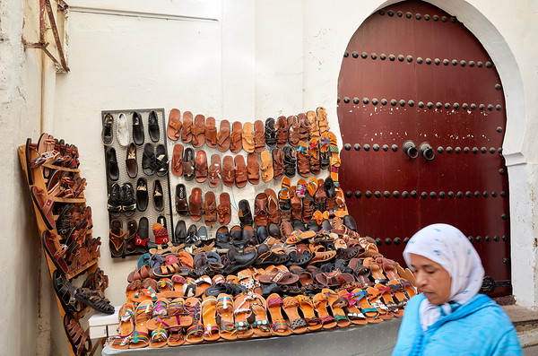 Moroccan slippers for sale in the Medina of Fez by Marco Brivio