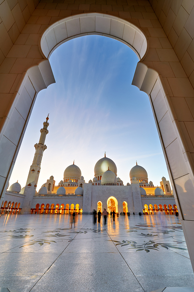 Visit to Sheikh Zayed Grand Mosque during evening light Print