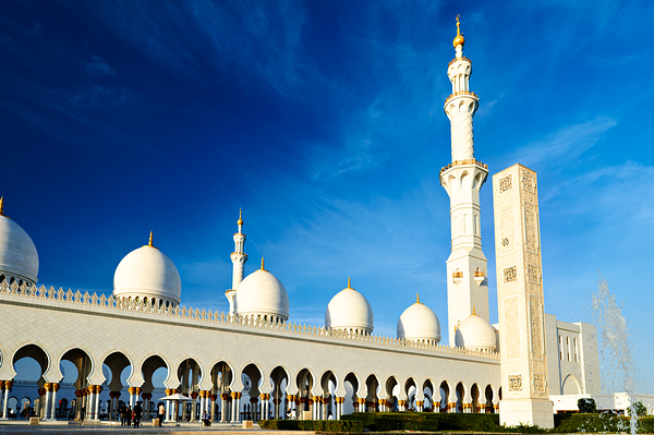 Visiting the sheikh zayed grand mosque in abu dhabi Print
