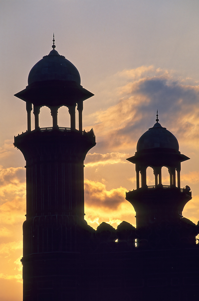 Badshahi mosque towers at sunset in Lahore Print