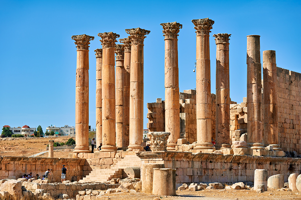 Ruins of ancient columns at Gerasa in Jordan during daytime Print
