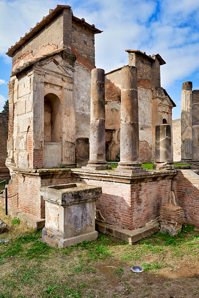 Pompeii ruins showcase ancient architecture in Italy Print
