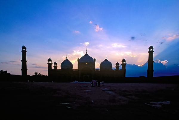 Sunset view of Badshahi Mosque in Lahore Pakistan Print