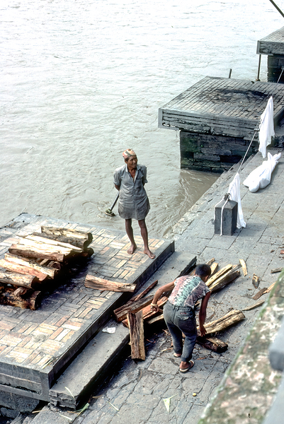 Nepal. Kathmandu. Cremation in Pashupatinath Print