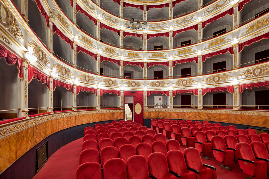 Visit Teatro Tina di Lorenzo in Noto Sicily on a busy day  Imprimer