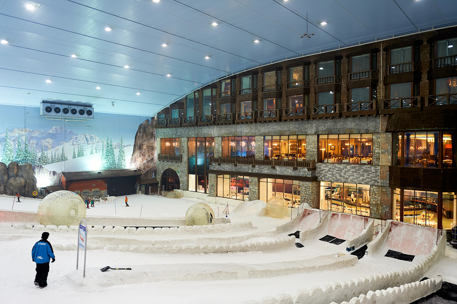Indoor ski resort offers fun activities in Dubai UAE  Print