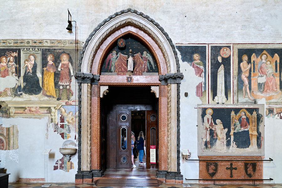 Verona Veneto Italy. The Basilica of Saint Anastasia. The entrance of the Cappella Giusti Giusti chapel  Imprimer
