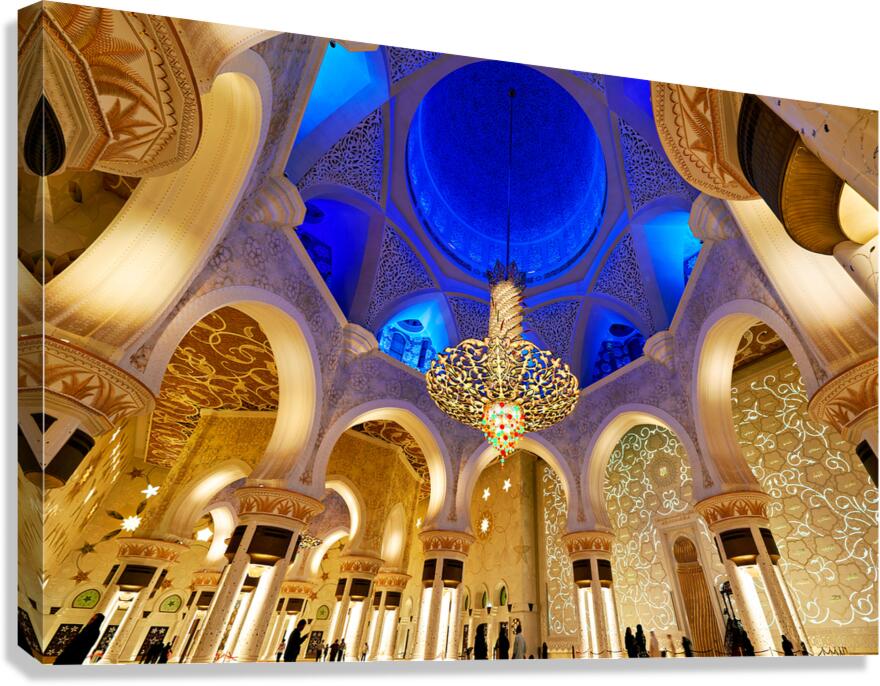 Visit Sheikh Zayed Grand Mosque in Abu Dhabi during evening Canvas Print