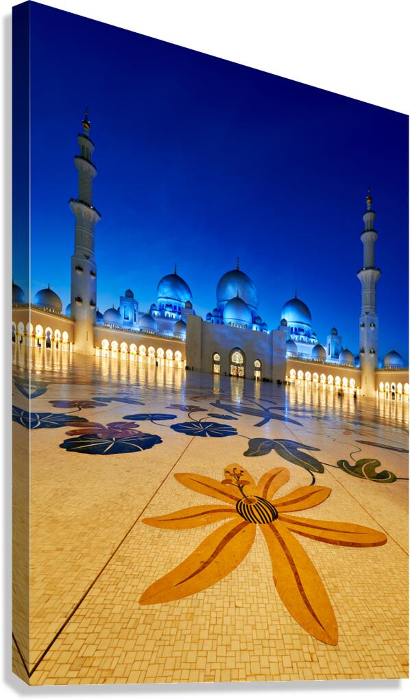 Sheikh Zayed Grand Mosque at night in Abu Dhabi Canvas Print