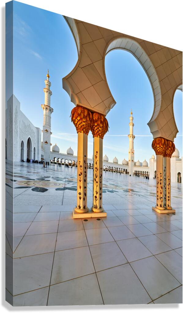 Visit to Sheikh Zayed Grand Mosque in Abu Dhabi at dawn Canvas Print