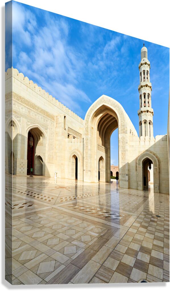 Visit to sultan qaboos grand mosque in muscat oman Canvas Print
