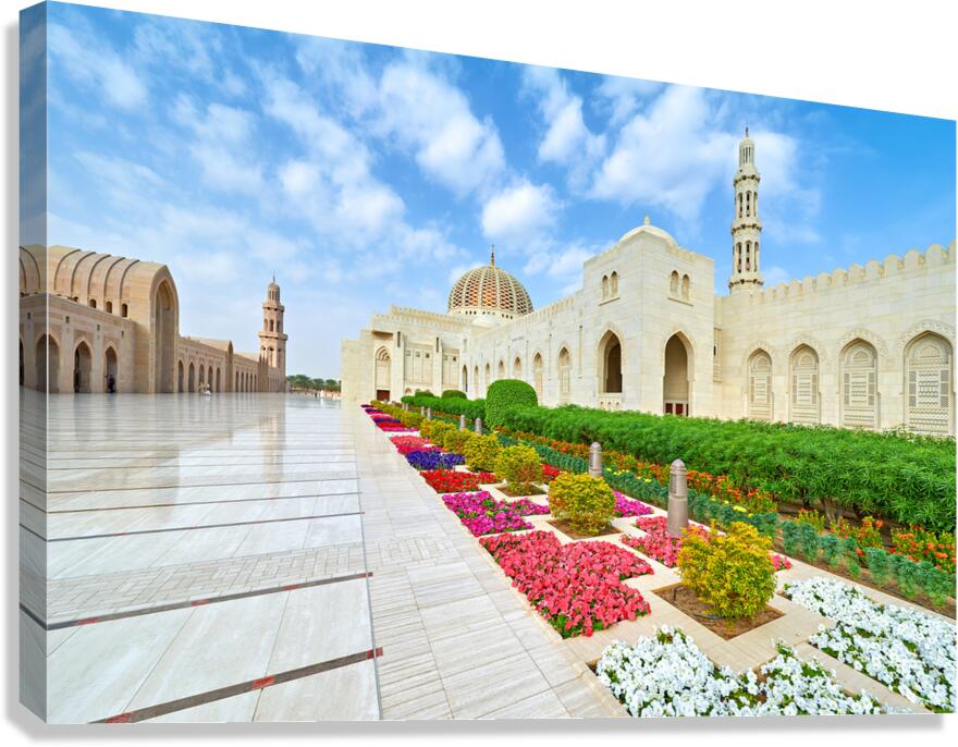 Visit Sultan Qaboos Grand Mosque in Muscat Oman during the day Canvas Print