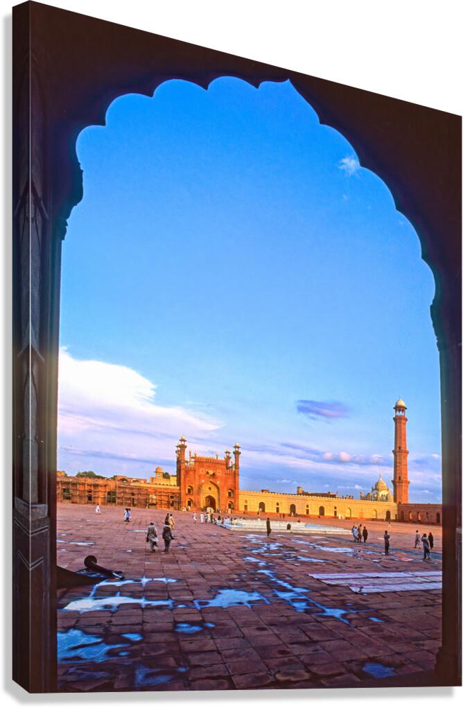 View of Badshahi Mosque in Lahore at sunset Canvas Print