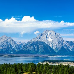 Mountains and lake in Grand Teton National Park during day