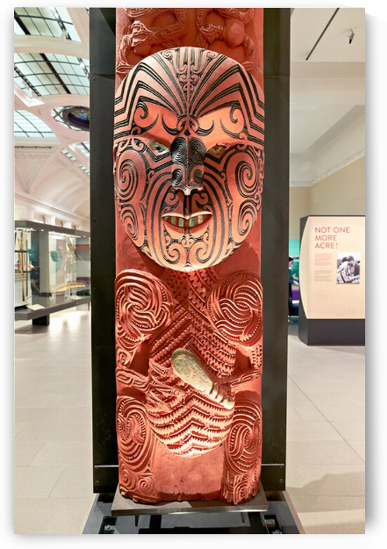 Maori carving displayed in the Auckland War Memorial Museum by Marco Brivio