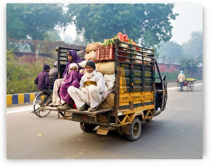 Three wheeler transport for passengers and goods in Agra by Marco Brivio