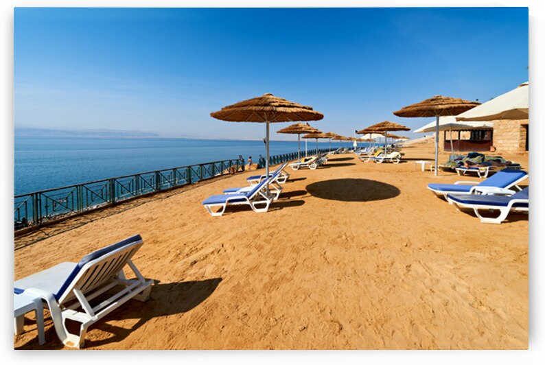 Relaxing area at Movenpick Resort at Dead Sea with sun loungers by Marco Brivio