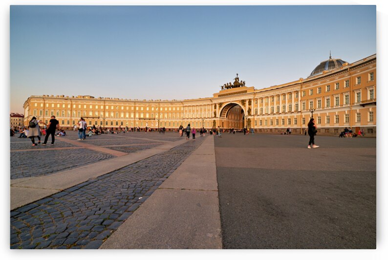 Visitors walk at the General Staff Building in Saint Petersburg by Marco Brivio