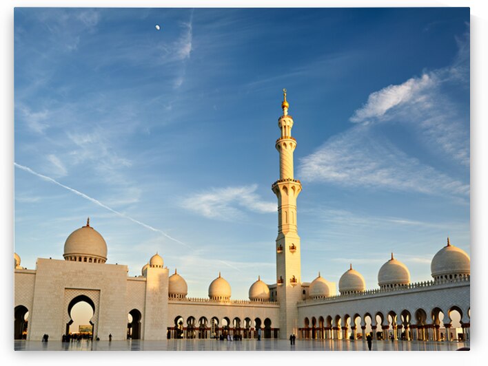 Visit to Sheikh Zayed Grand Mosque in Abu Dhabi at sunset by Marco Brivio