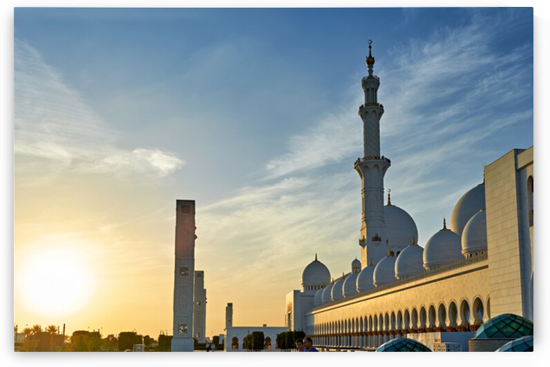 Visit to Sheikh Zayed Grand Mosque in Abu Dhabi at sunset by Marco Brivio